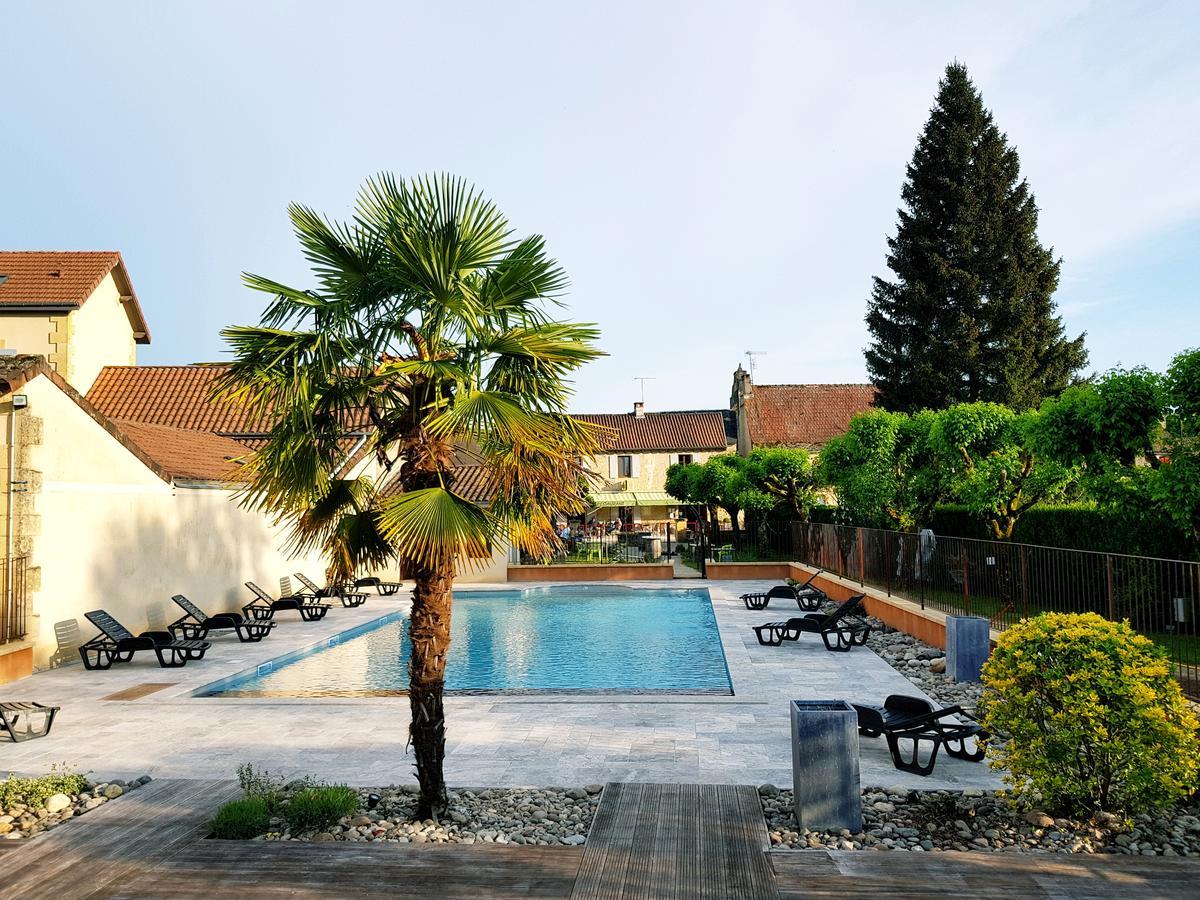 Hotel Archambeau Thonac Exterior foto